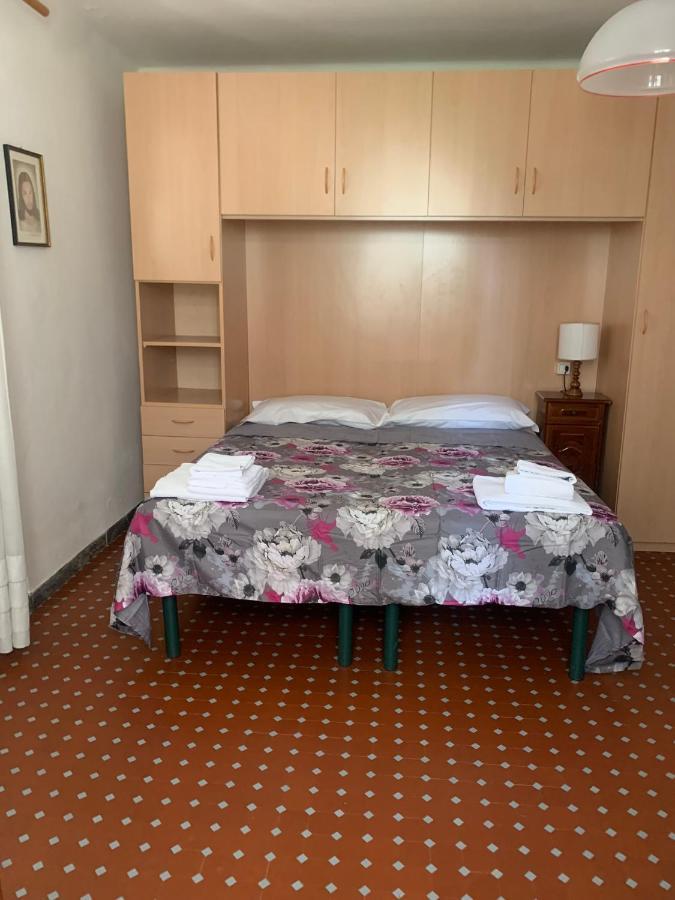Casa Violetta Bed & Breakfast 马里纳迪马萨 外观 照片