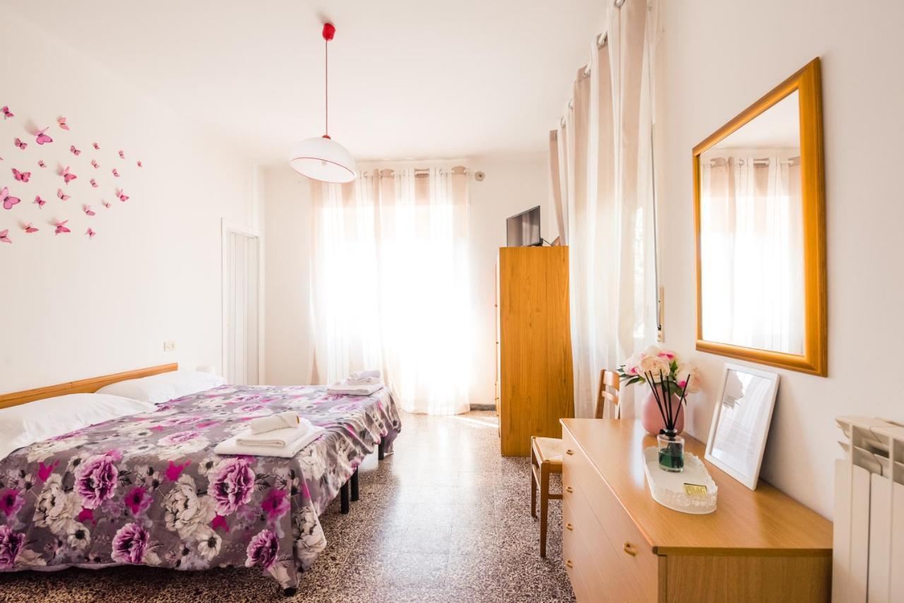 Casa Violetta Bed & Breakfast 马里纳迪马萨 外观 照片