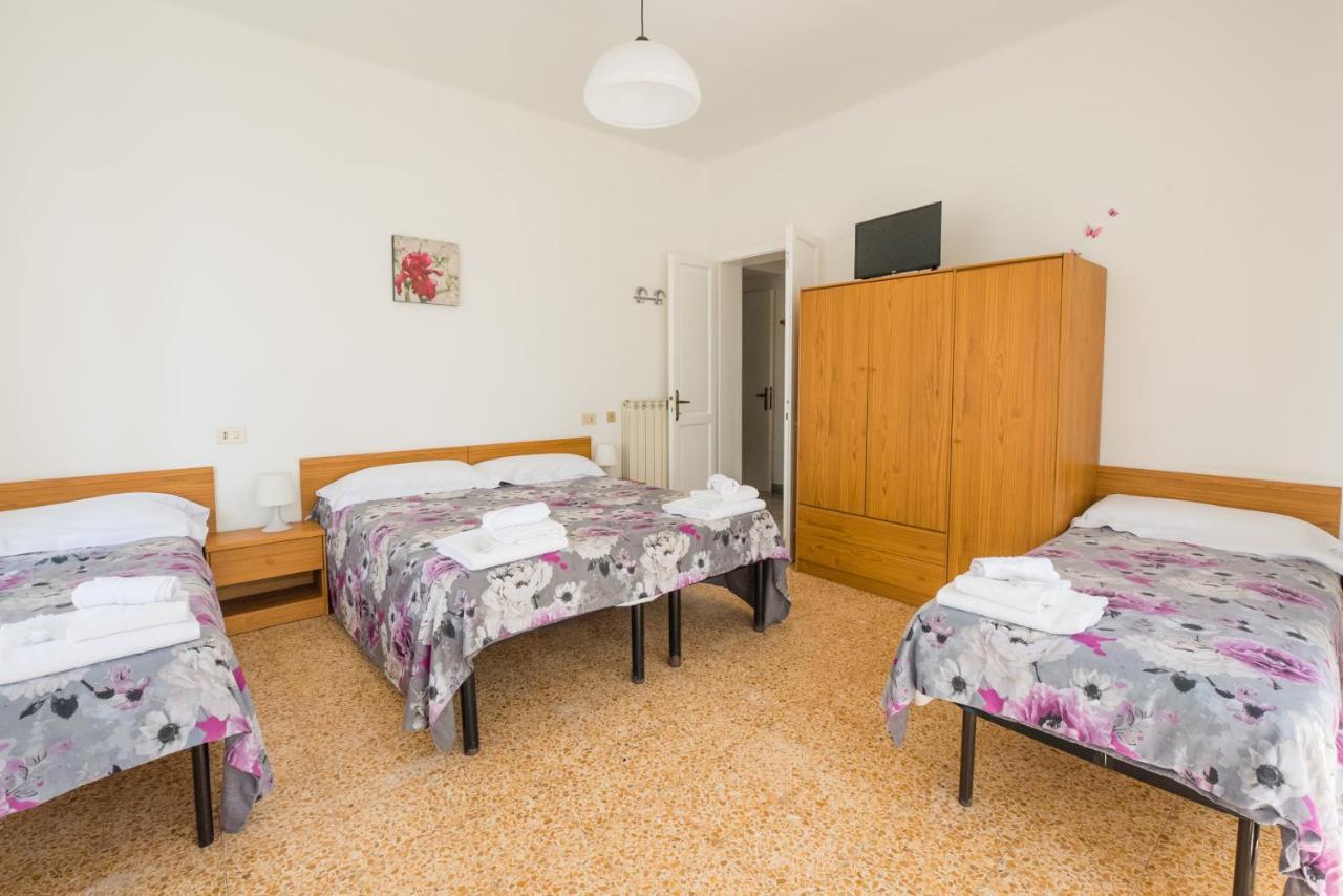 Casa Violetta Bed & Breakfast 马里纳迪马萨 外观 照片