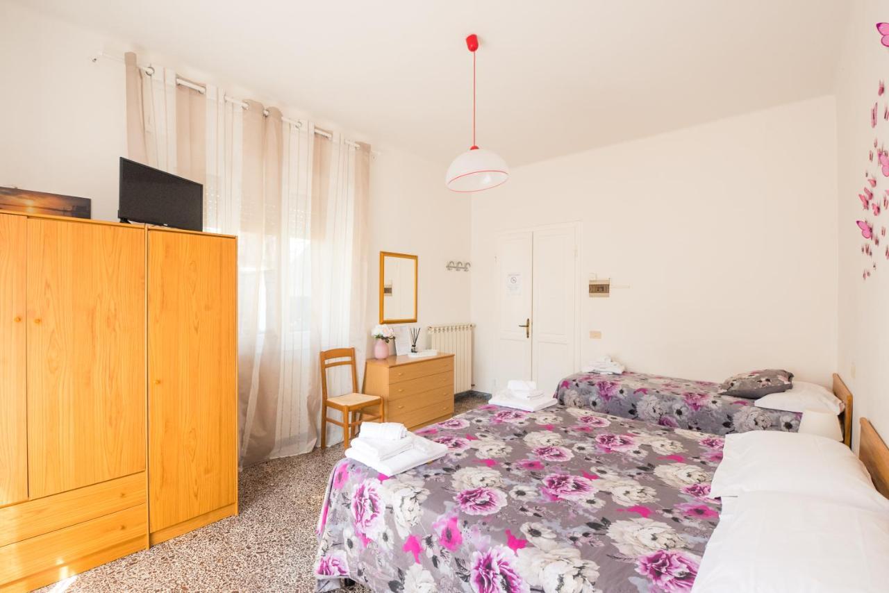 Casa Violetta Bed & Breakfast 马里纳迪马萨 外观 照片