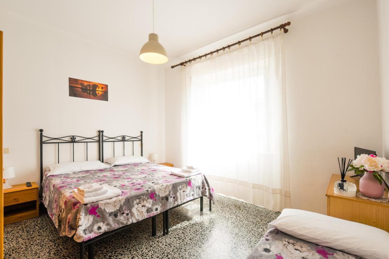 Casa Violetta Bed & Breakfast 马里纳迪马萨 外观 照片