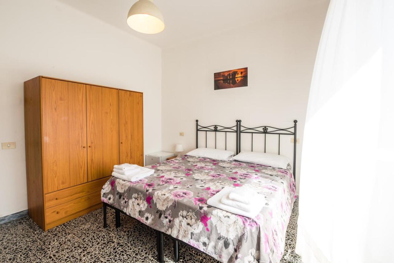 Casa Violetta Bed & Breakfast 马里纳迪马萨 外观 照片